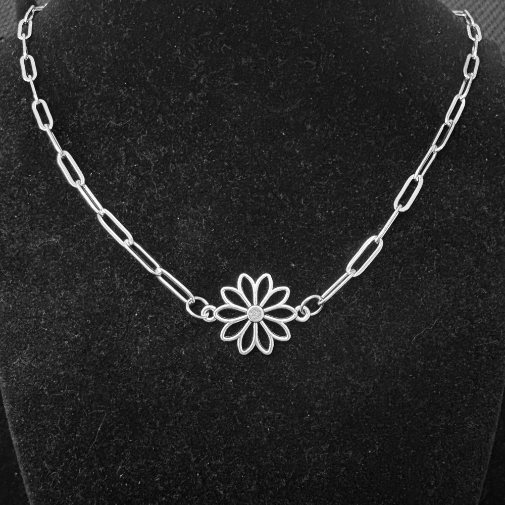 Daisy Flower “paper chain” Necklace